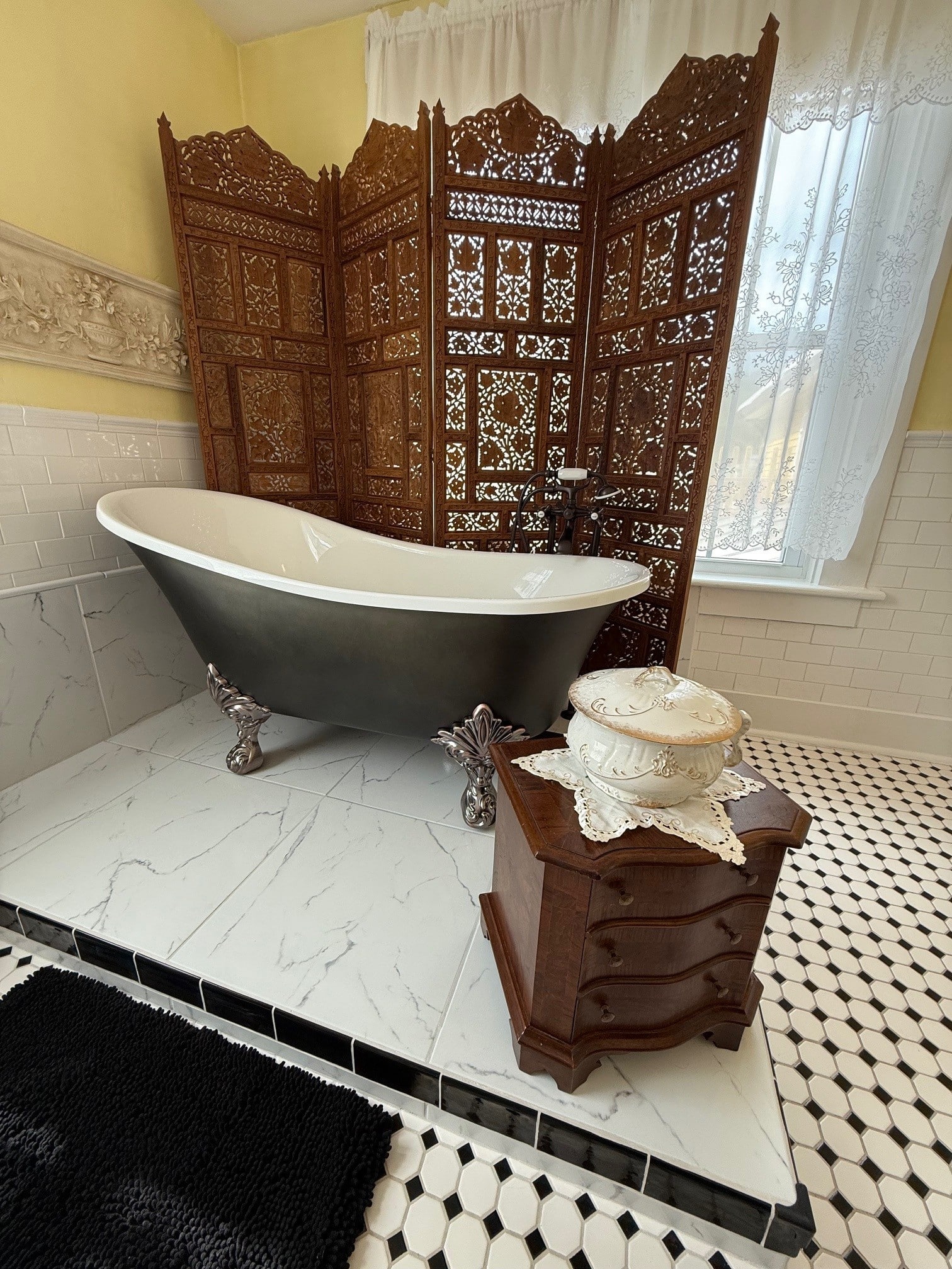 Princess Alive slipper tub with mahogany back screen slipper tub